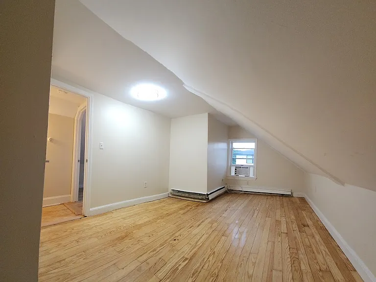 82-84 Sea St #82-84 — Photo 5
