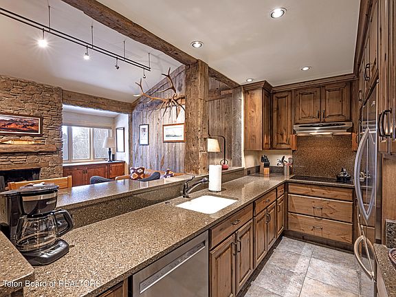 5th image of 3730 N Lake Creek Dr #3-25-2