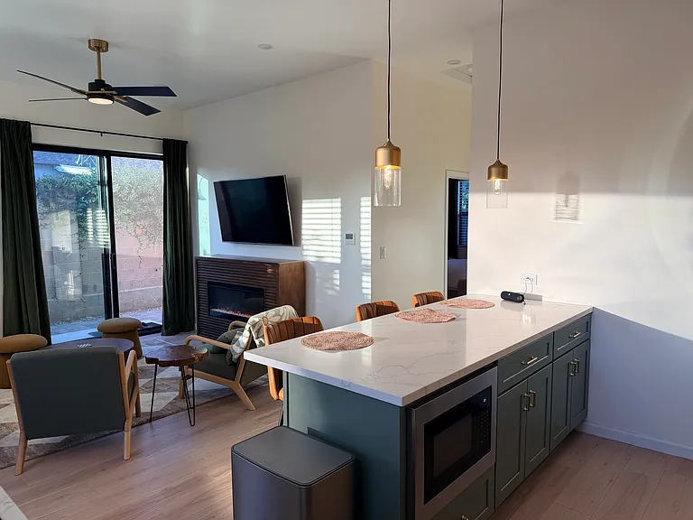 993 N Laurel Dr — Photo 9
