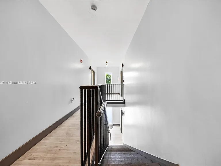 1020 SW 23rd Ave — Photo 13