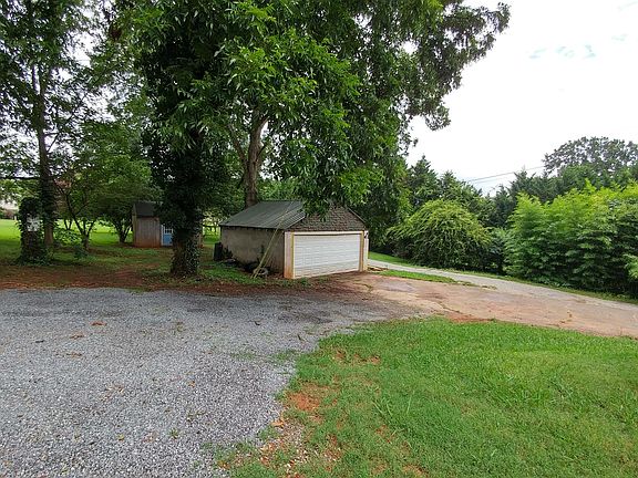 2 car detached garage