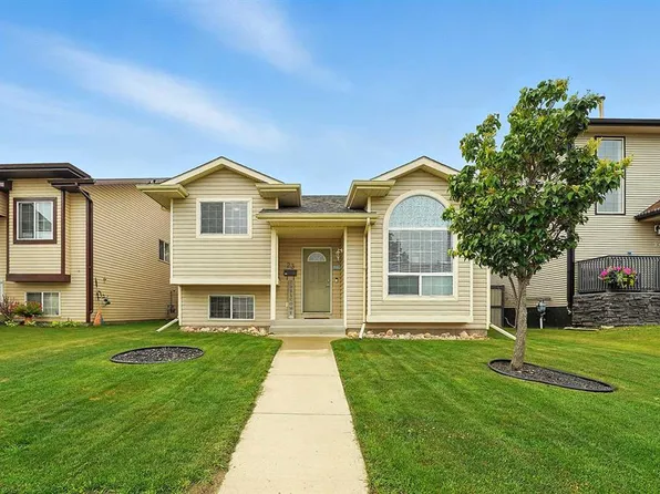 23 N Dubois Cres, Red Deer, AB T4R 3H8