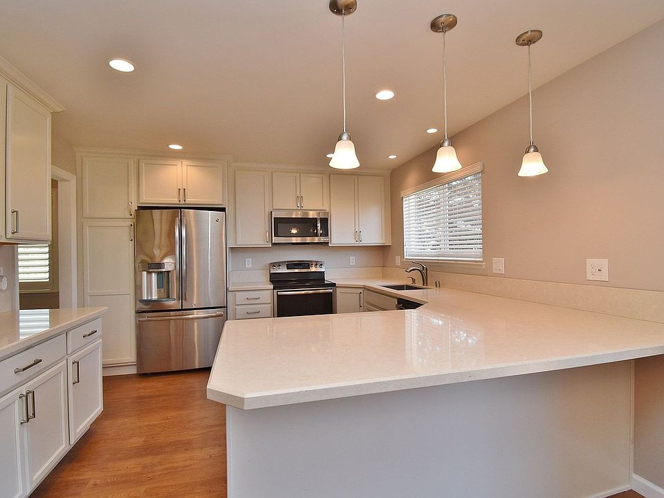 1st image of 860 Glenhill Dr