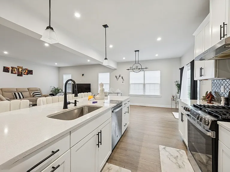 243 Chastain Dr — Photo 24