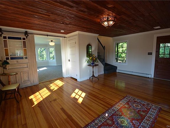 3rd image of 28 Quaker Creek Ln