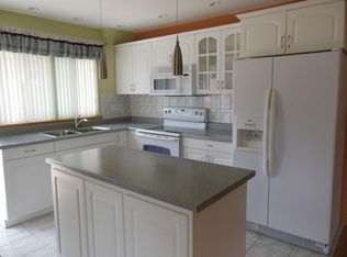8028 Austin Ave, Burbank, IL