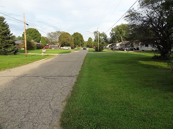 3rd image of 99 James Ave