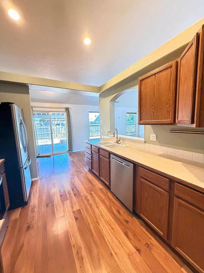 3-Bedroom 2-Bathrrom home in Creswell — Photo 3
