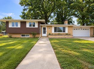 4806 Pierce Ln, Godfrey, IL 62035