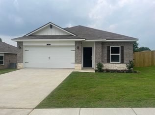 110 S Rainbow Dr, Whitehouse, TX 75791