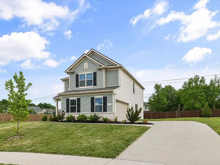 3021 Posada Ct — Photo 2