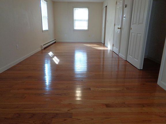 5th image of 12 Bruce Rd