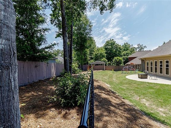3rd image of 4512 Lakewood Park Dr