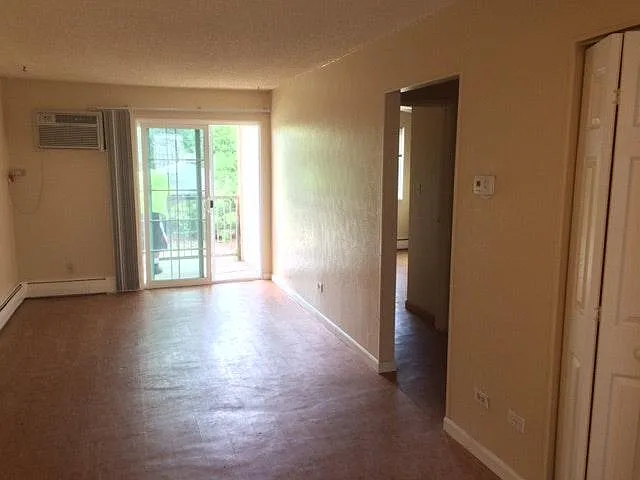 1829 Warren Ave #303 — Photo 3