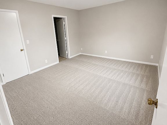 4th image of 101 E Gray St #3