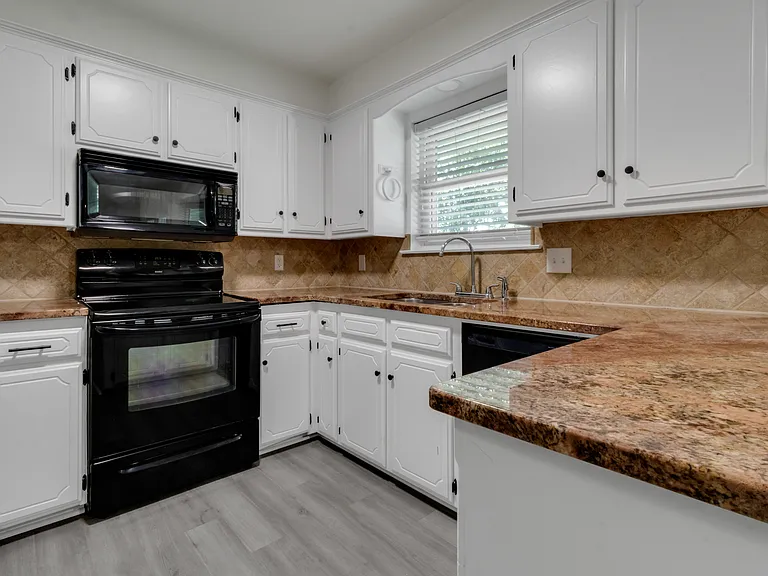 2319 E Robinson St — Photo 18