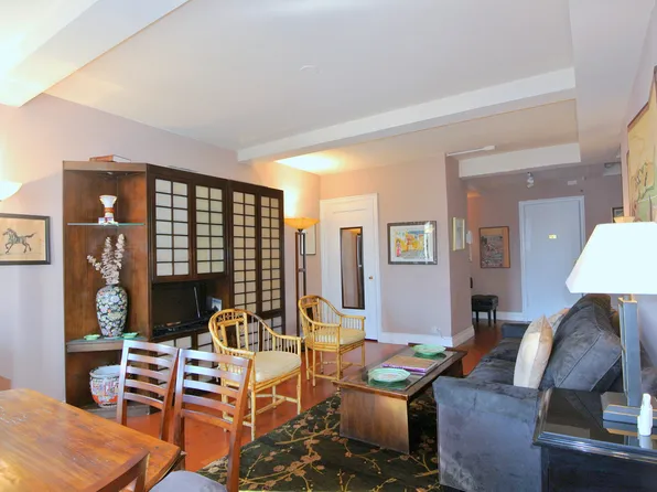 350 West 57th Street image 2 of 18