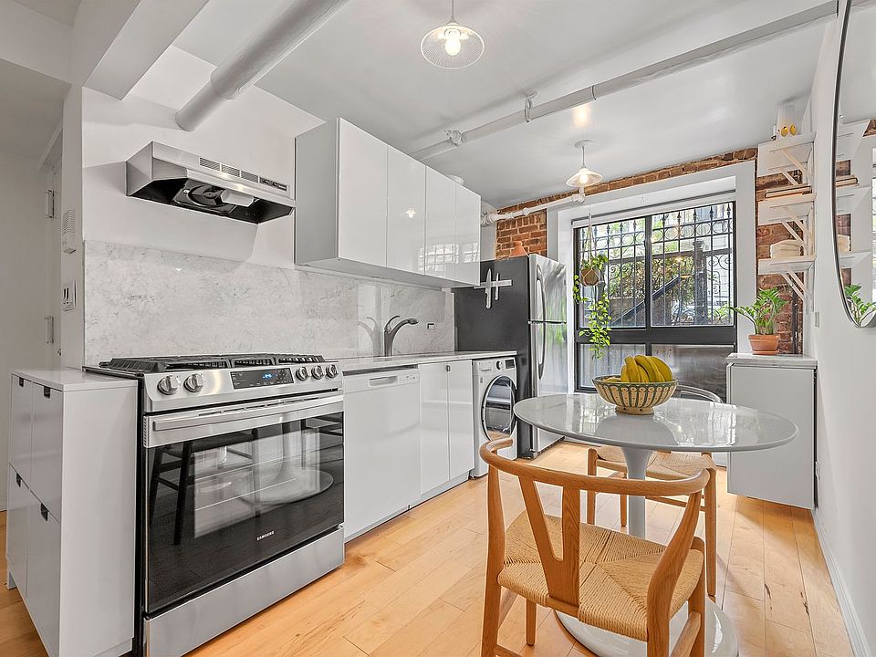 1st image of 257 E 7th St APT 1