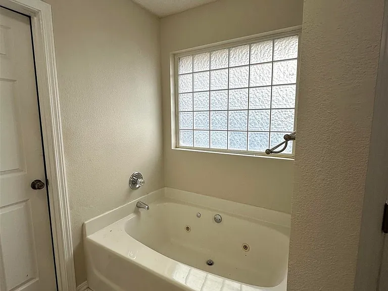 10306 Wailuku Dr — Photo 15