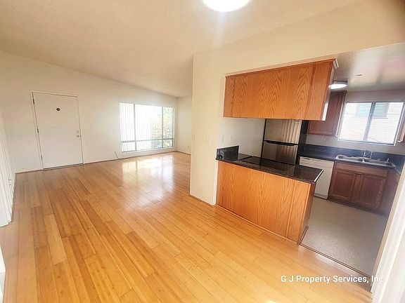 5th image of 37 Covina Ave #529