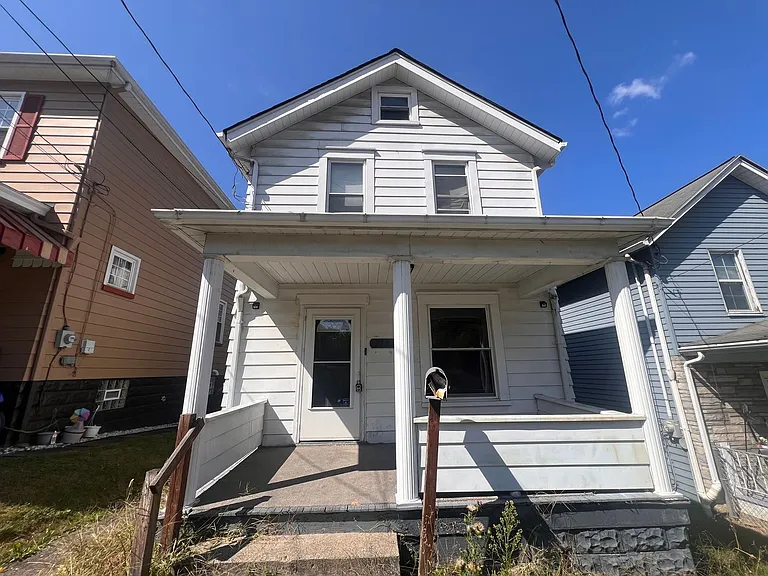925 Leeds Ave — Photo 2