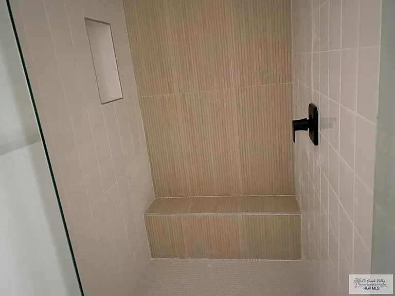 3581-B2 Hidalgo St #B-2 — Photo 12