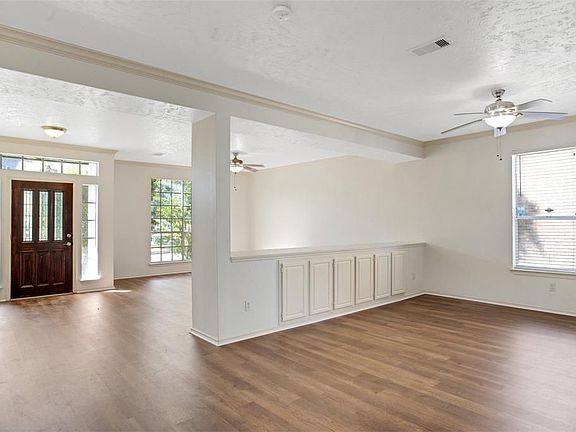 4th image of 4110 Bluewater Dr