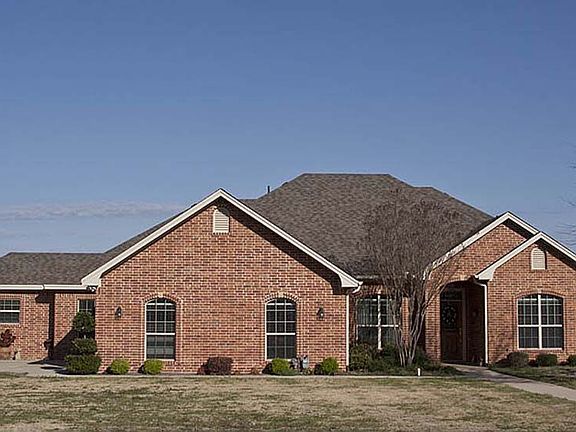 2nd image of 106 Fairway Dr