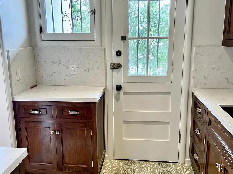 1338 N Laurel Ave #204 — Photo 19