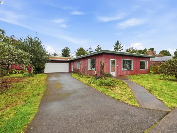 830 Chicago Ave SE, Bandon, OR 97411