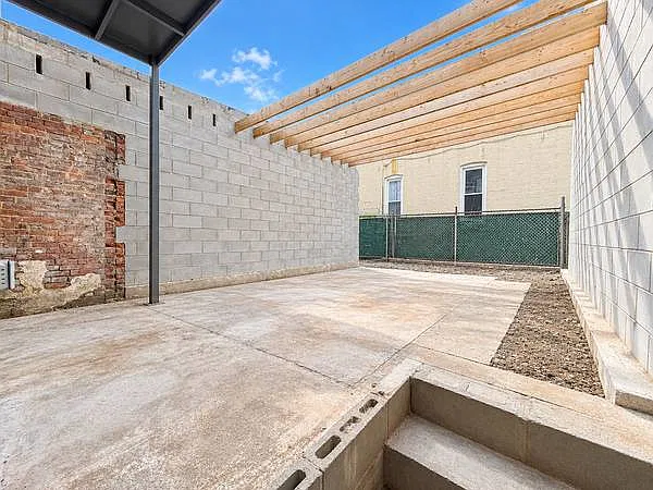Studio, 1300 sqft, $4,995 — Photo 3