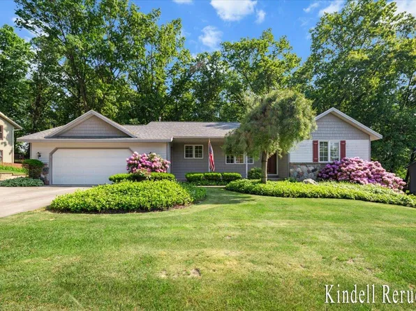 3144 Gold Dust St NE, Belmont, MI 49306