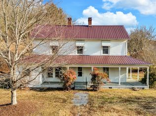 1462 Old Stage Rd, Johnson City, TN 37615