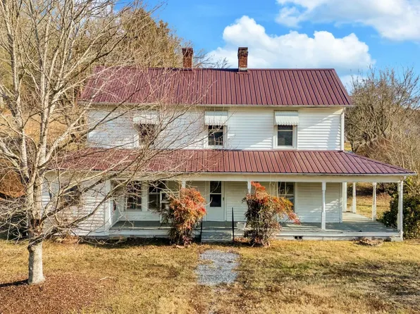 1462 Old Stage Rd, Johnson City, TN 37615