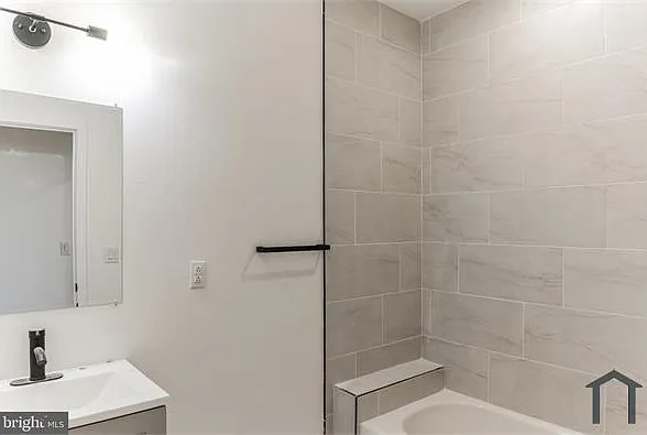 5102 Arch St #2 — Photo 9