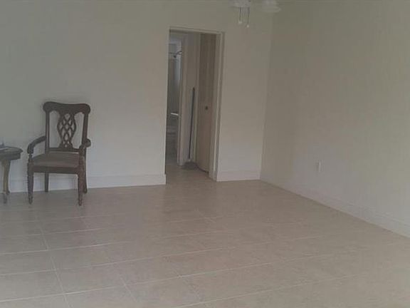 4th image of 1500 NE 127th St APT 202