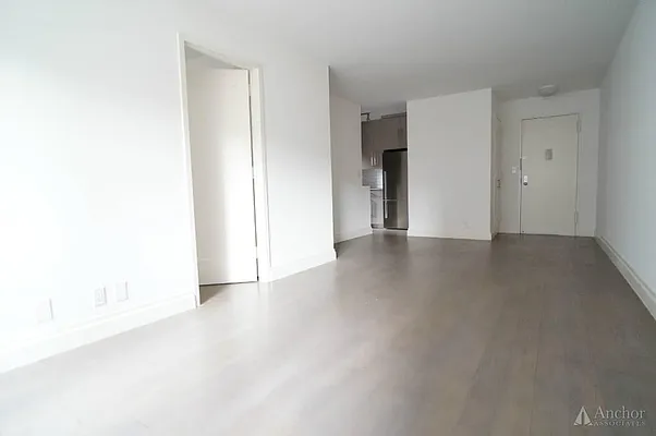 Rented by Anchor Associates | media 5