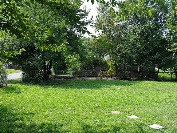 2nd image of 2553 Larkwood Ln