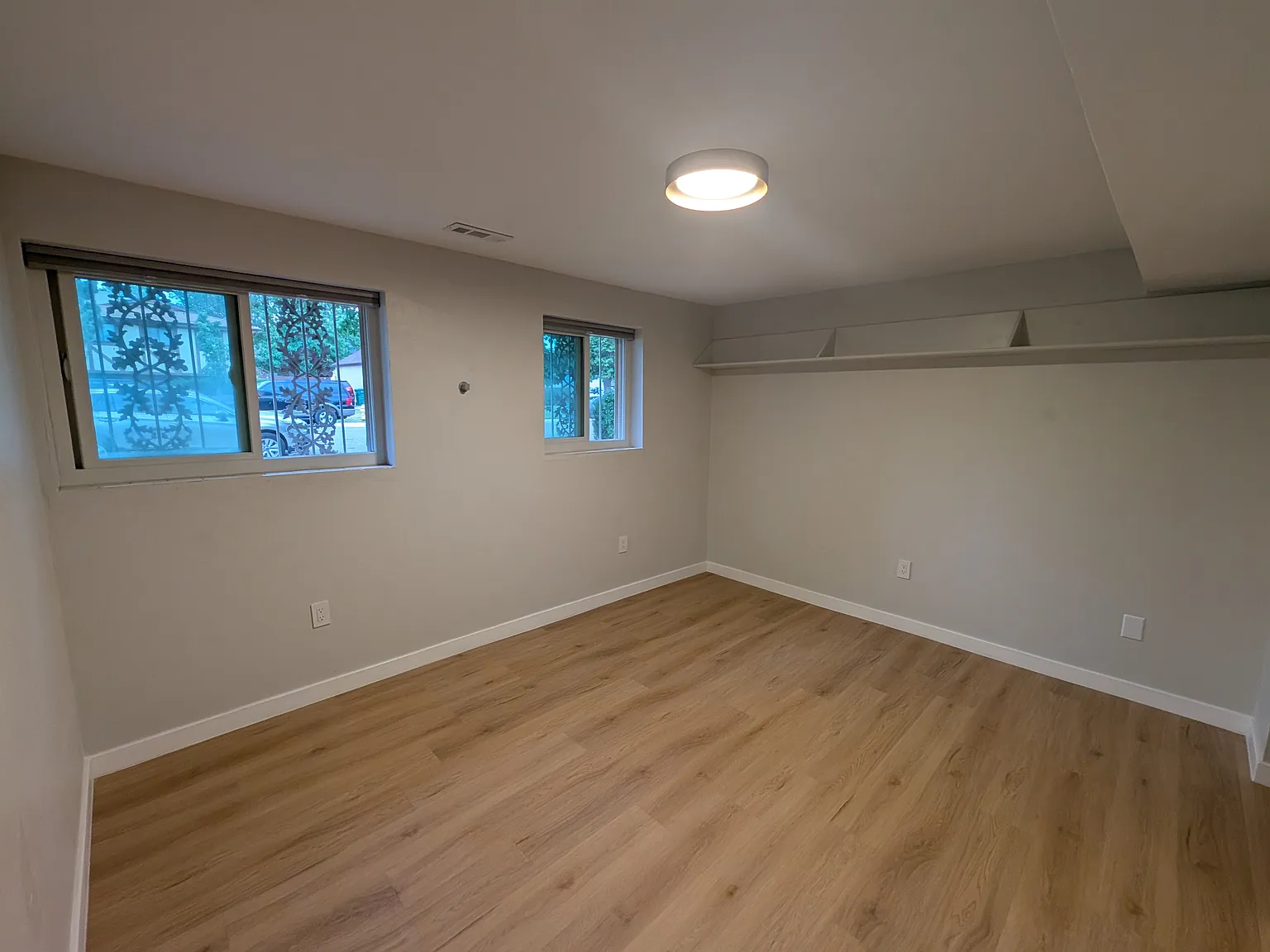5 bed, 1730 sqft, $900 — Photo 2
