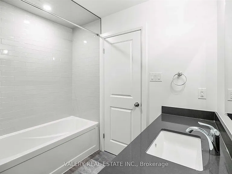 9 Peachleaf Ln — Photo 16