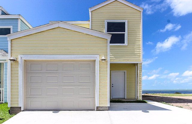 1st image of 216 Las Joyas Blvd