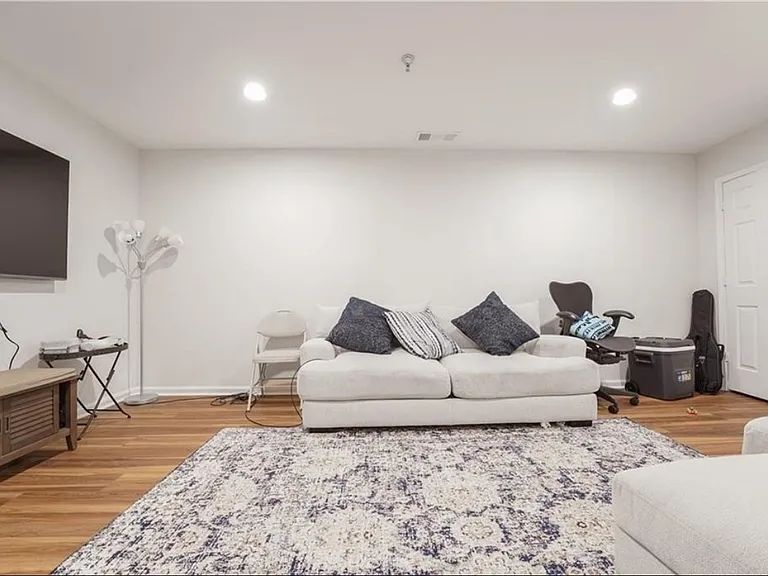 8620 Hope Mews Ct — Photo 18