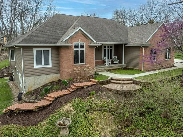 3141 Deerfield Dr NE, Swisher, IA 52338