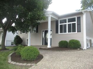 920 Ronald Ter, Round Lake Beach, IL 60073
