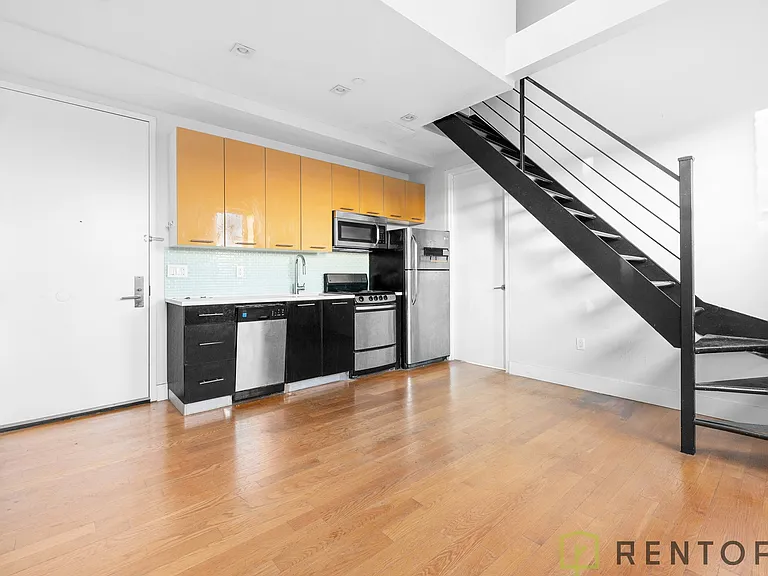 105 Vanderveer St #303B — Photo 5
