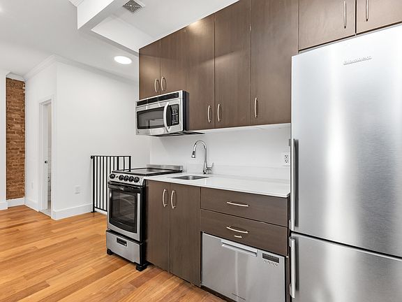 5th image of 195 E 4th St APT Gf