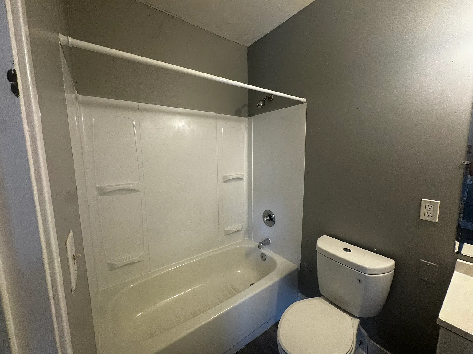 1 bed, $1,600 — Photo 3