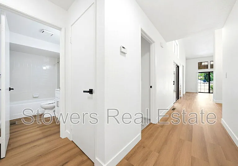 2033 Raphael Ct — Photo 6