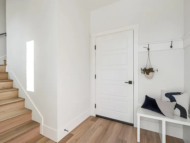 2931 W Jordan St — Photo 3