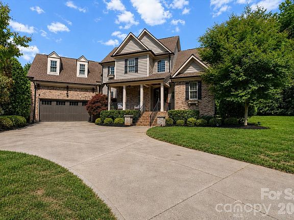 3rd image of 310 Sundown Rd